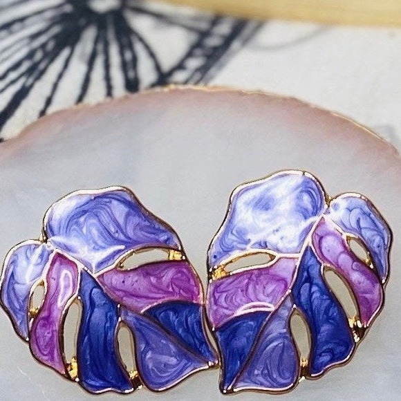 Breezy Palm Leaves Stud Earrings - Picture 1 of 3